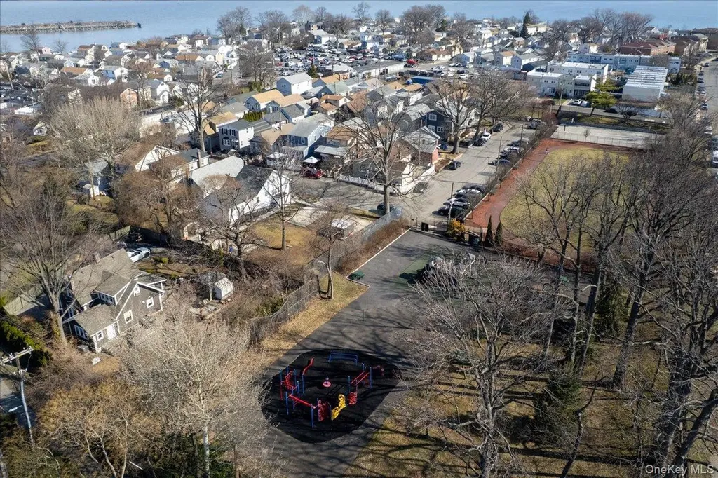 163D Edgwater Bronx NY 10465