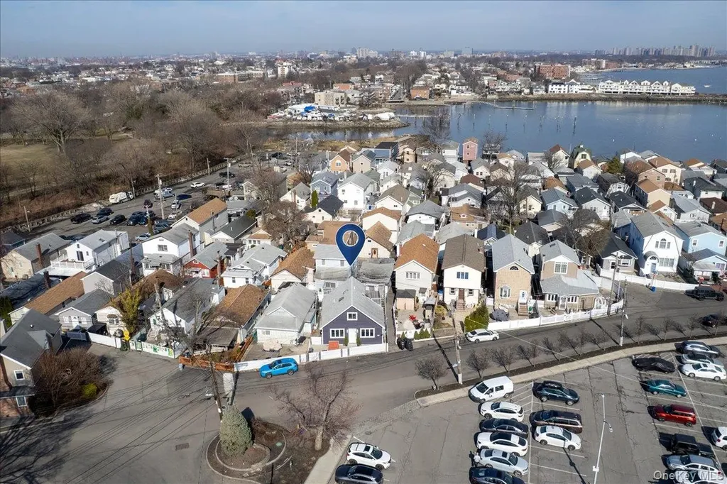 163D Edgwater Bronx NY 10465