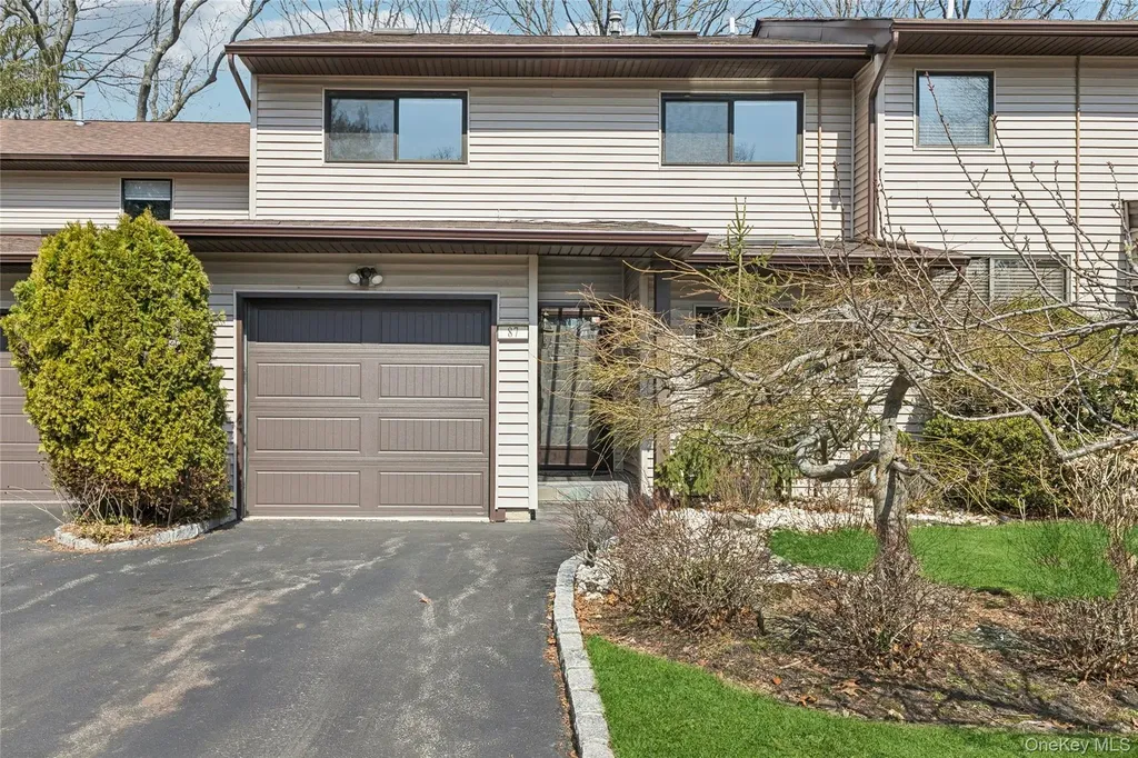 87 Northgate Circle Melville NY 11747