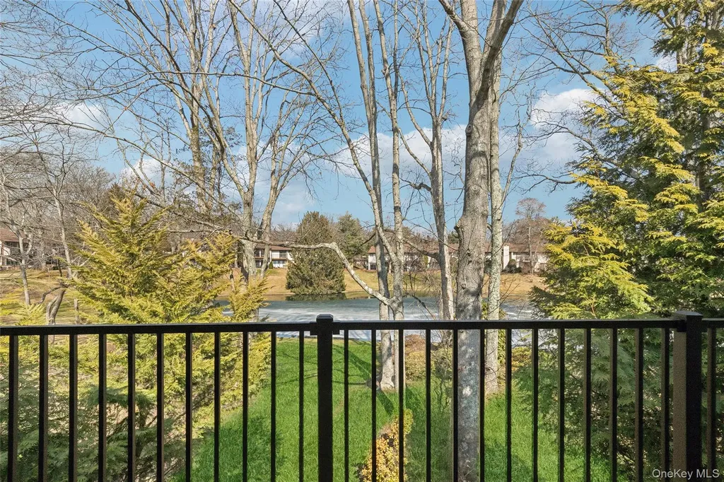 87 Northgate Circle Melville NY 11747