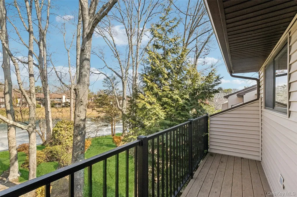 87 Northgate Circle Melville NY 11747