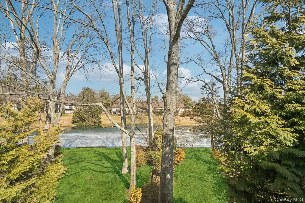 87 Northgate Circle Melville NY 11747