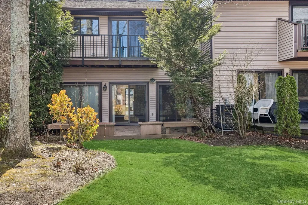 87 Northgate Circle Melville NY 11747