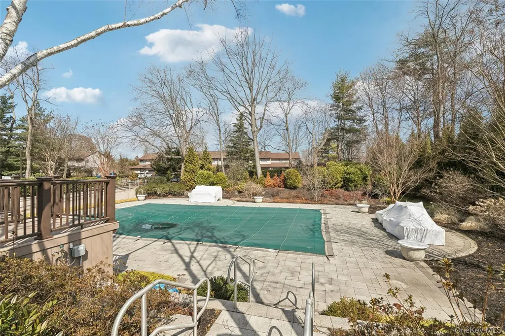 87 Northgate Circle Melville NY 11747