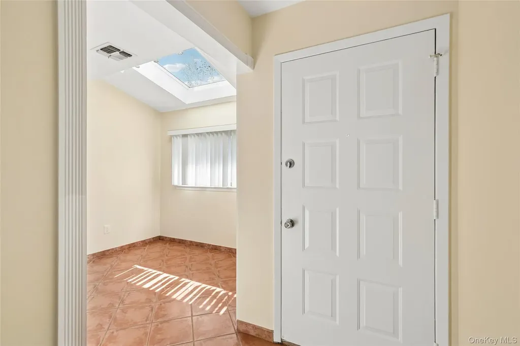 87 Northgate Circle Melville NY 11747