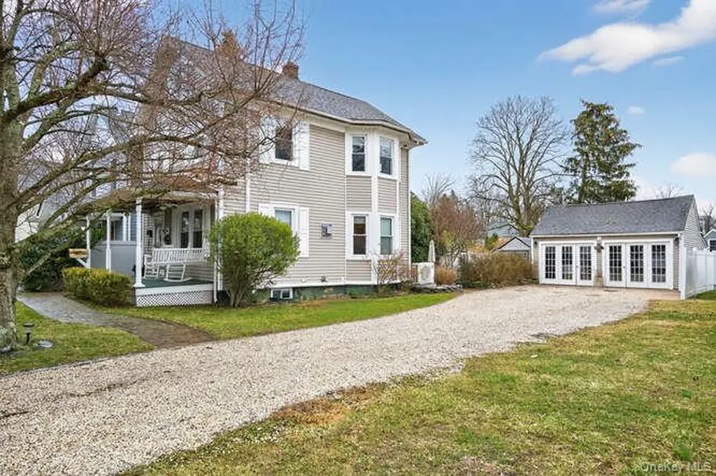66 Cocks Lane Locust Valley NY 11560