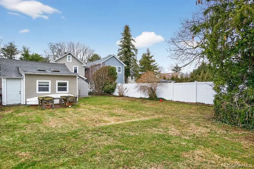 66 Cocks Lane Locust Valley NY 11560