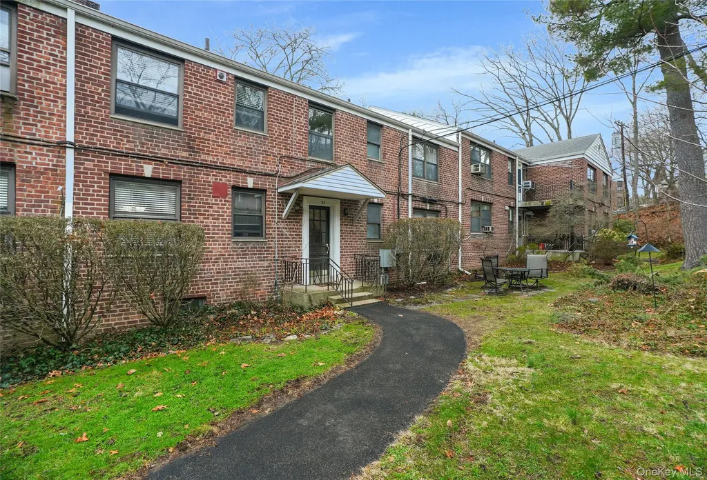 35 Rockledge Road Hartsdale NY 10530
