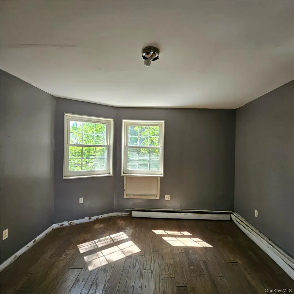 1754 Givan Avenue Bronx NY 10469
