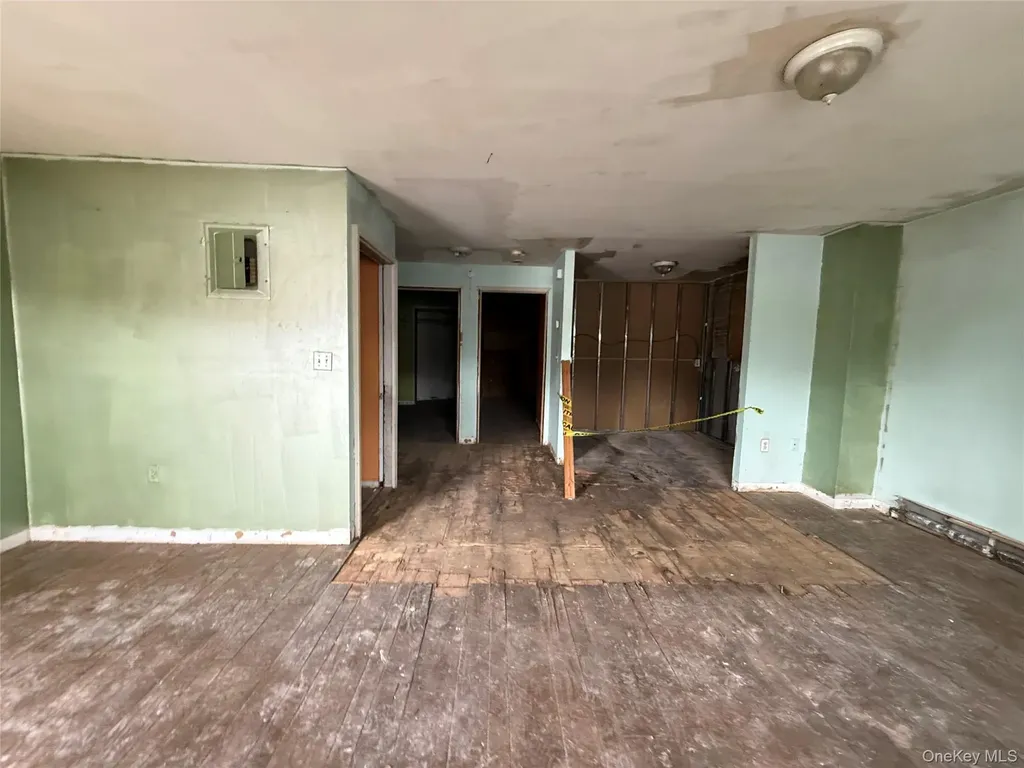1754 Givan Avenue Bronx NY 10469