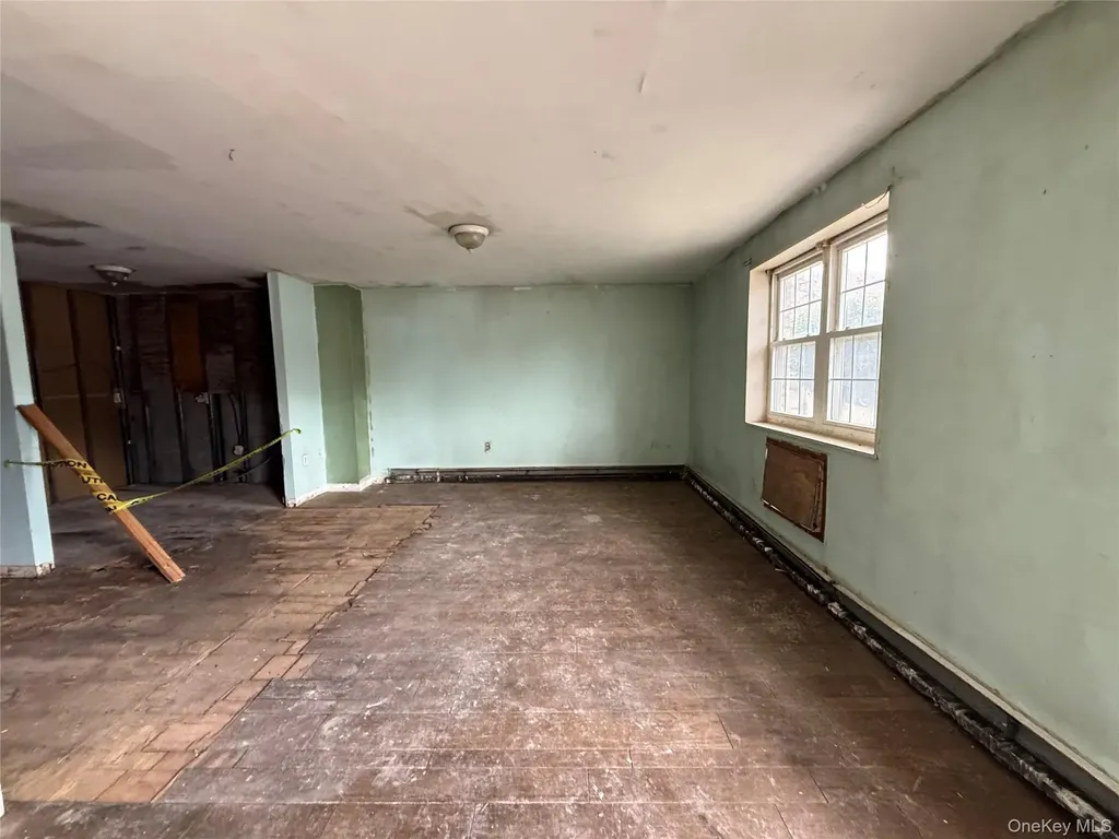 1754 Givan Avenue Bronx NY 10469