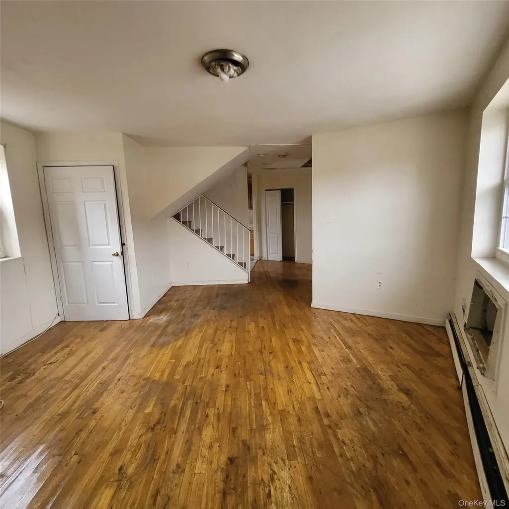 1754 Givan Avenue Bronx NY 10469