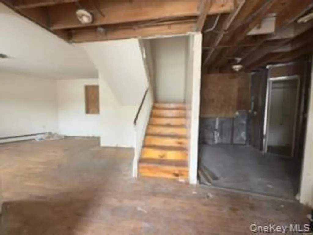 1754 Givan Avenue Bronx NY 10469