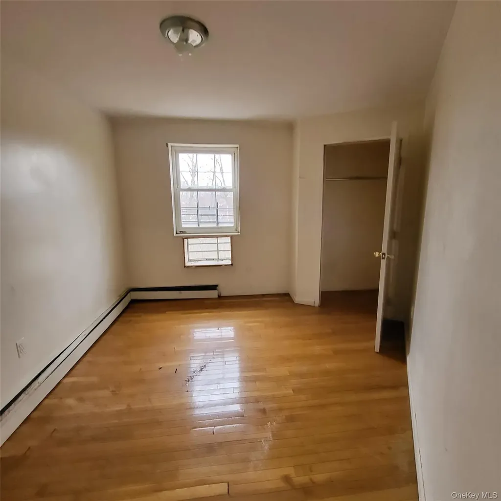 1754 Givan Avenue Bronx NY 10469