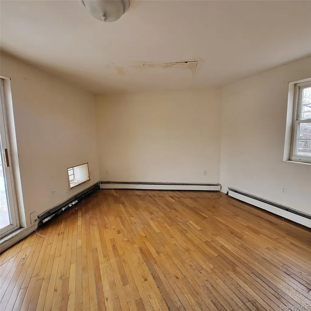 1754 Givan Avenue Bronx NY 10469