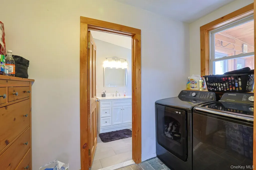 1666 Main Street Pleasant Valley NY 12569