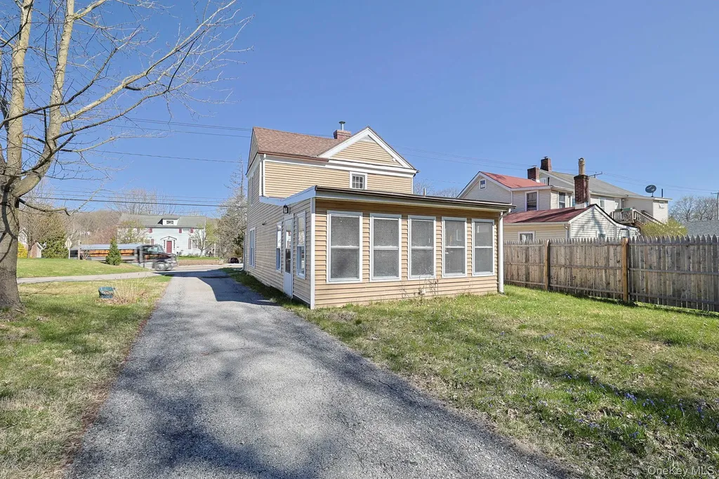 1666 Main Street Pleasant Valley NY 12569