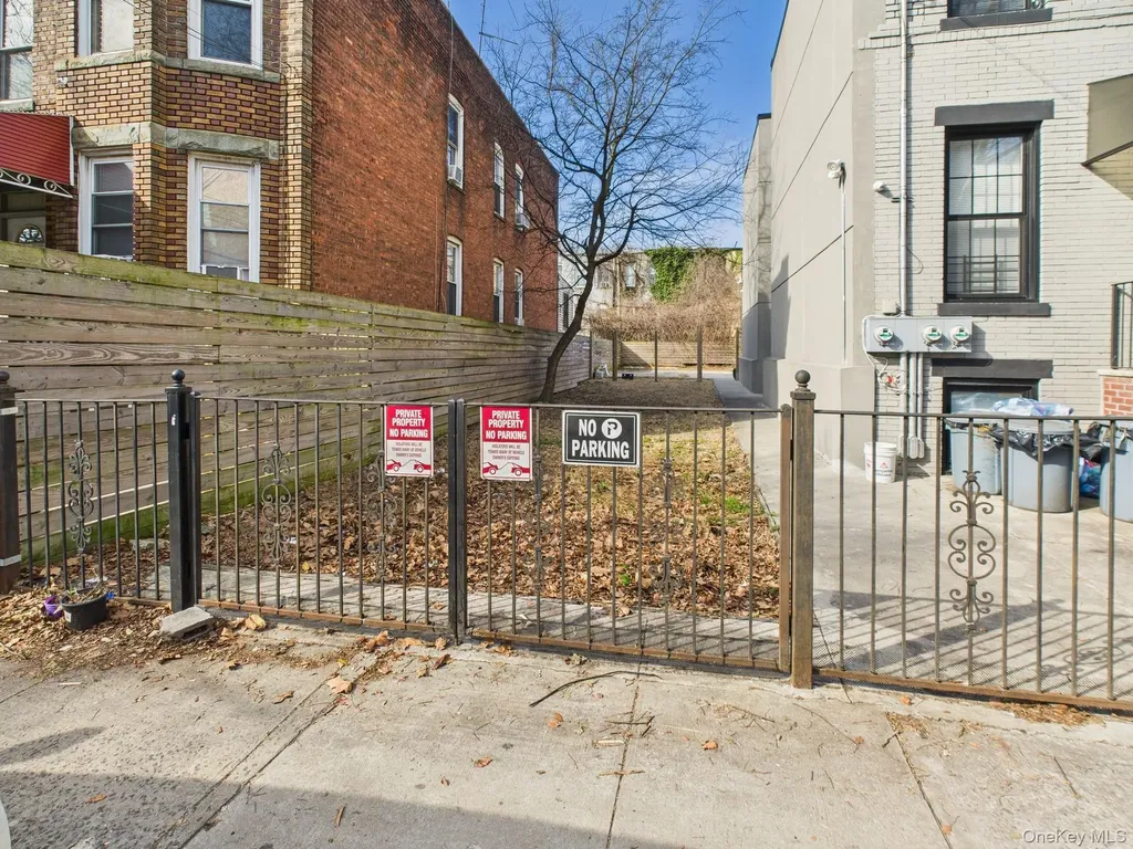 682 Hendrix Street Brooklyn NY 11207