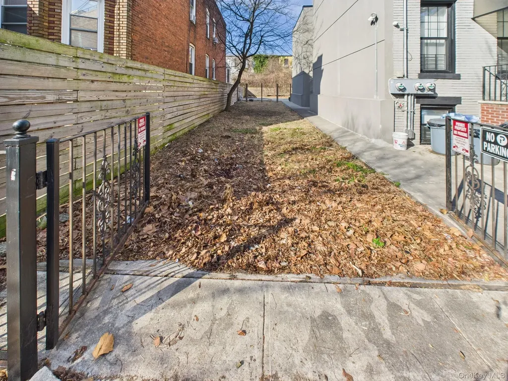 682 Hendrix Street Brooklyn NY 11207