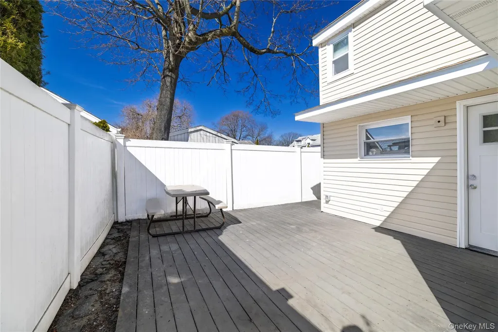 237 Porterfield Place Freeport NY 11520