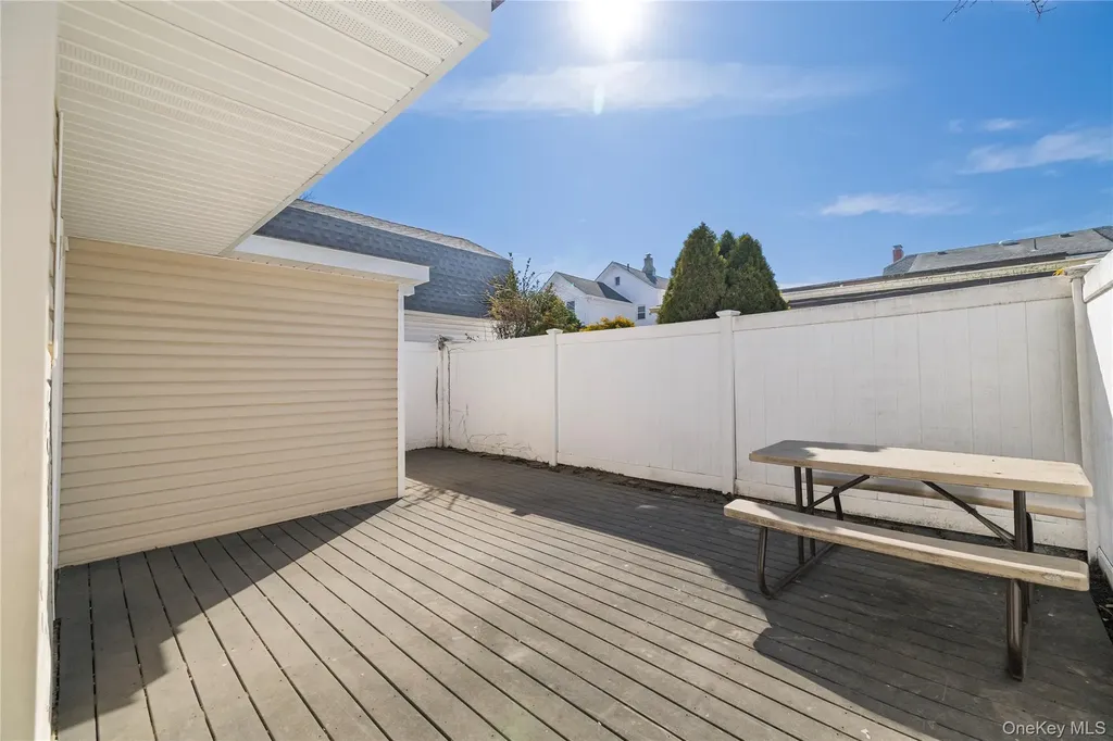 237 Porterfield Place Freeport NY 11520