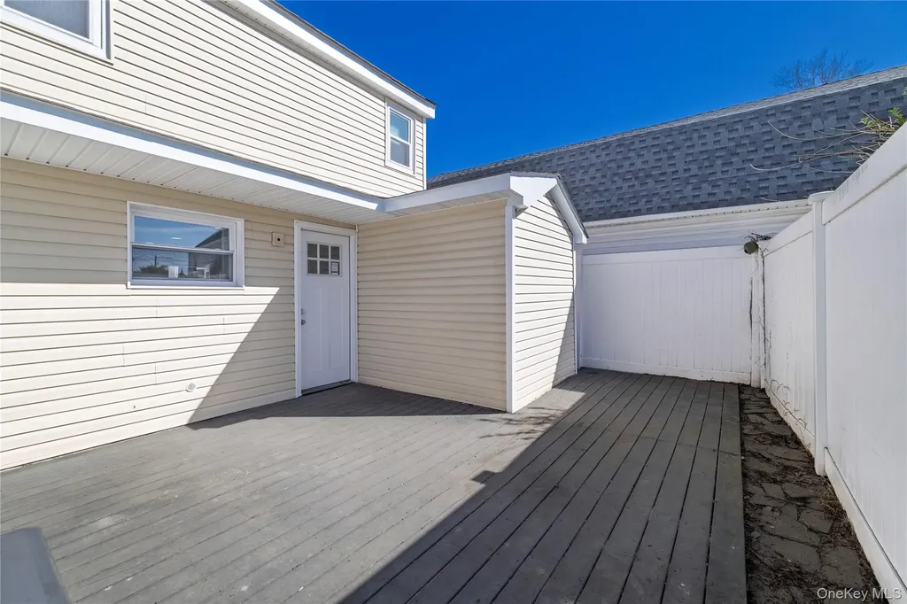 237 Porterfield Place Freeport NY 11520