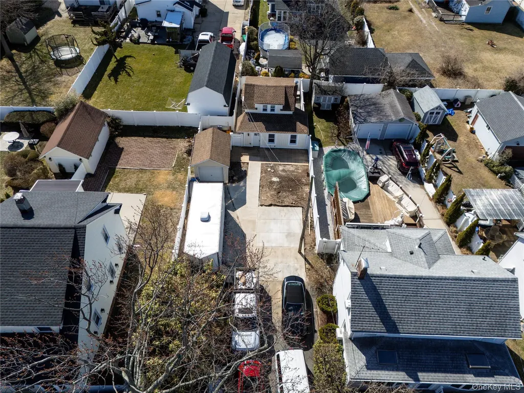 237 Porterfield Place Freeport NY 11520