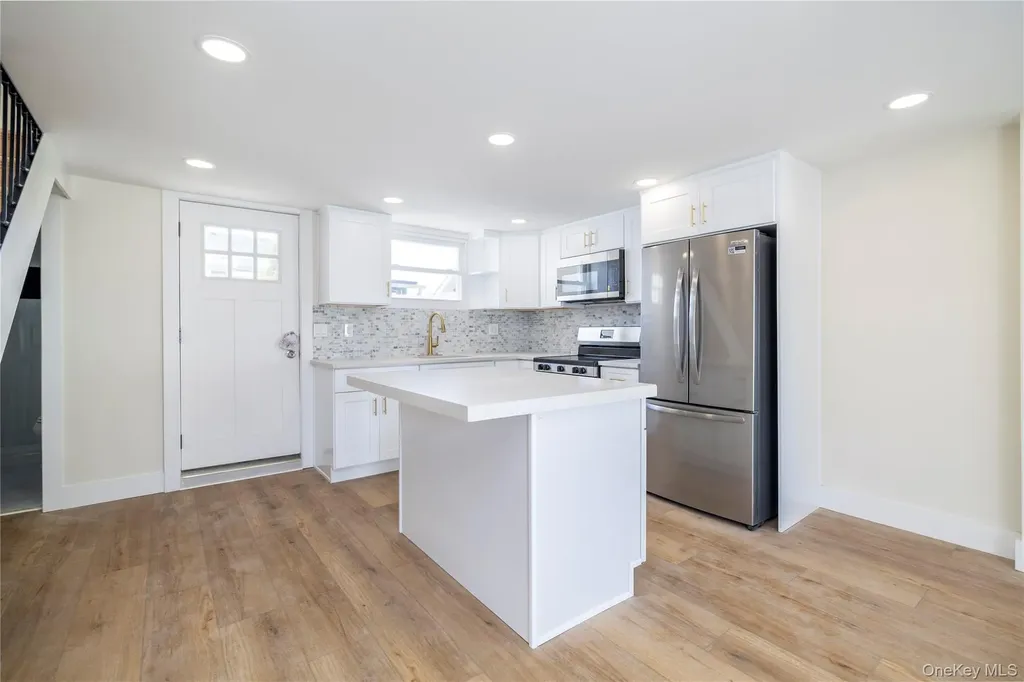237 Porterfield Place Freeport NY 11520