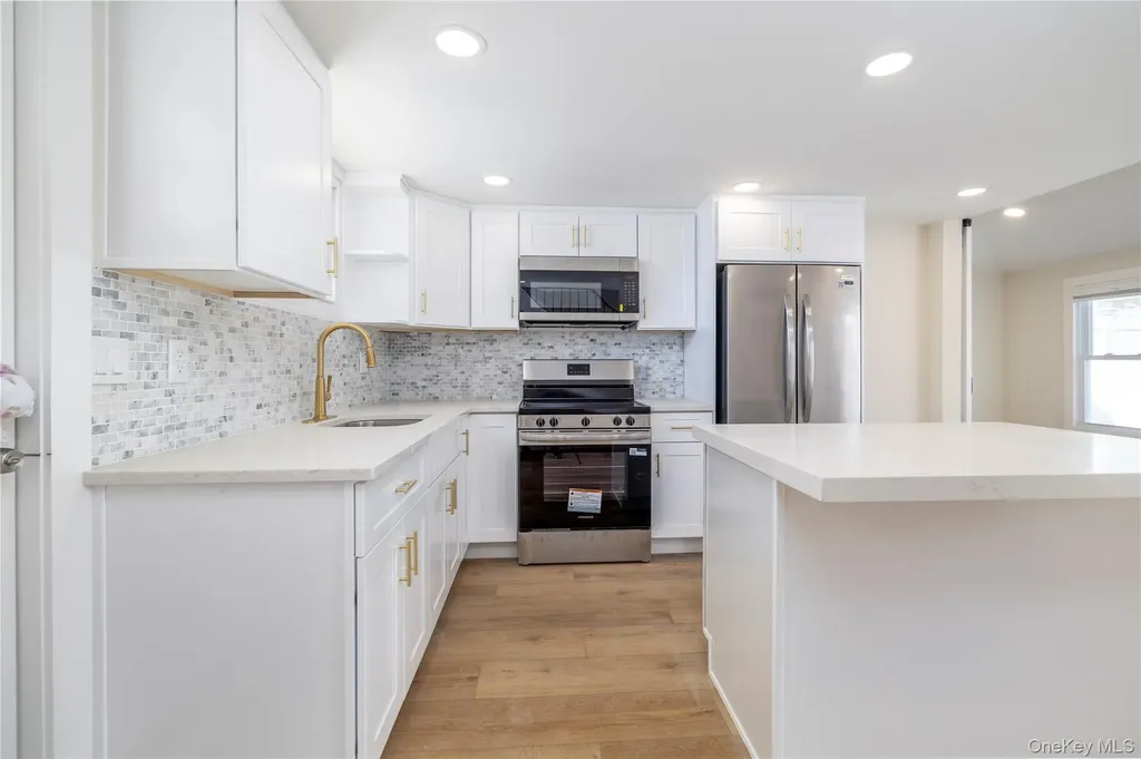237 Porterfield Place Freeport NY 11520
