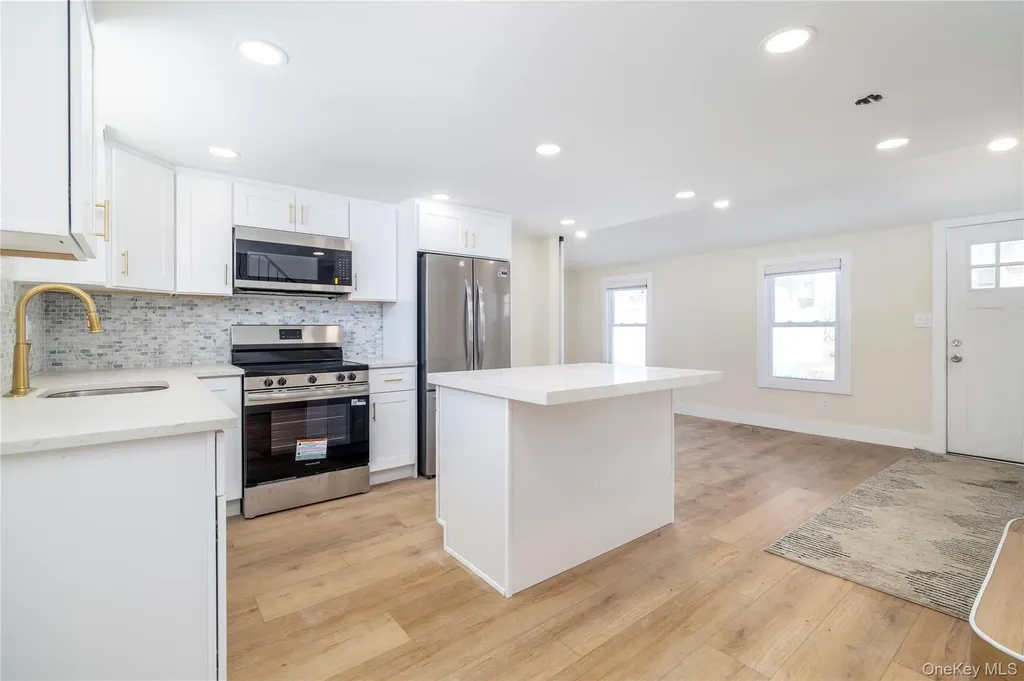 237 Porterfield Place Freeport NY 11520