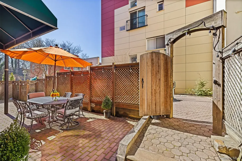 61-20 71 Avenue Ridgewood NY 11385
