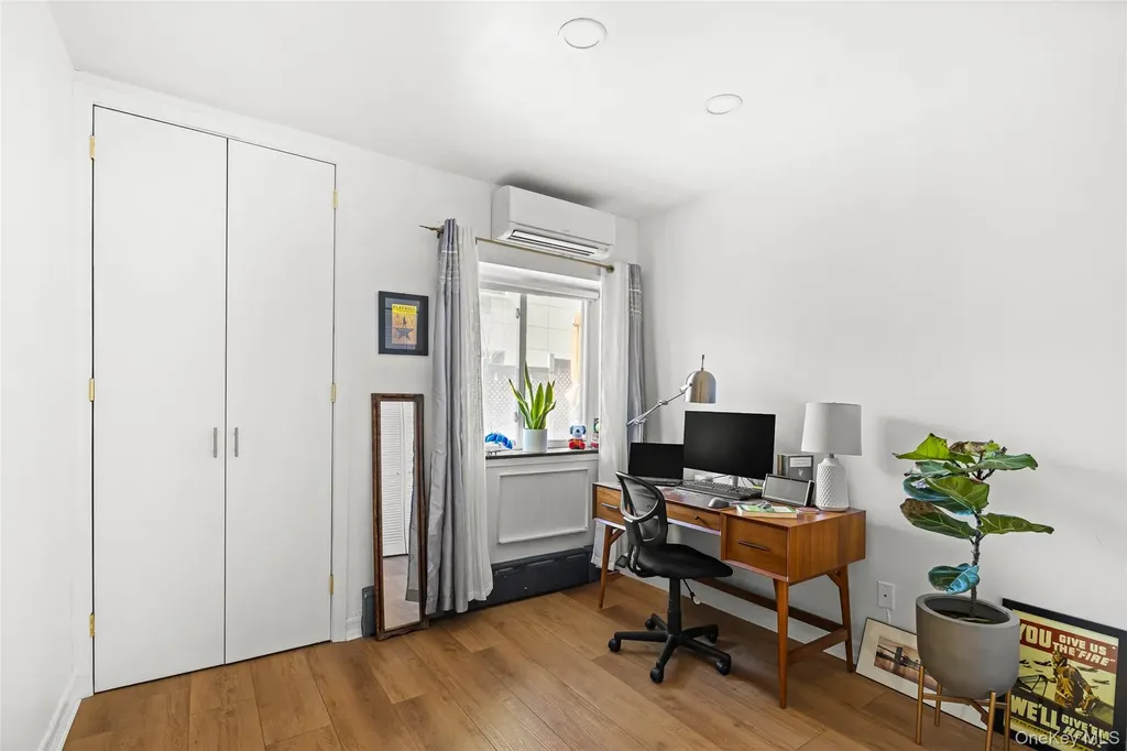61-20 71 Avenue Ridgewood NY 11385
