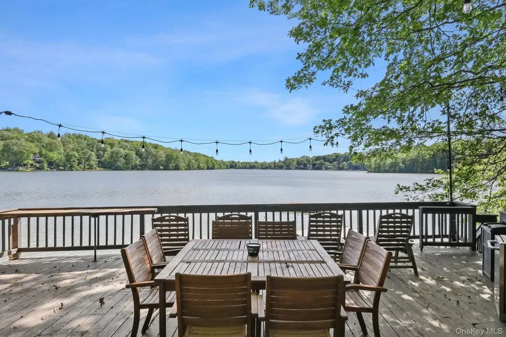 24 Jackson Road Mahopac NY 10541