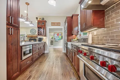 24 Jackson Road Mahopac NY 10541