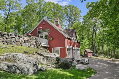 24 Jackson Road Mahopac NY 10541