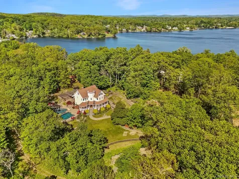 24 Jackson Road Mahopac NY 10541