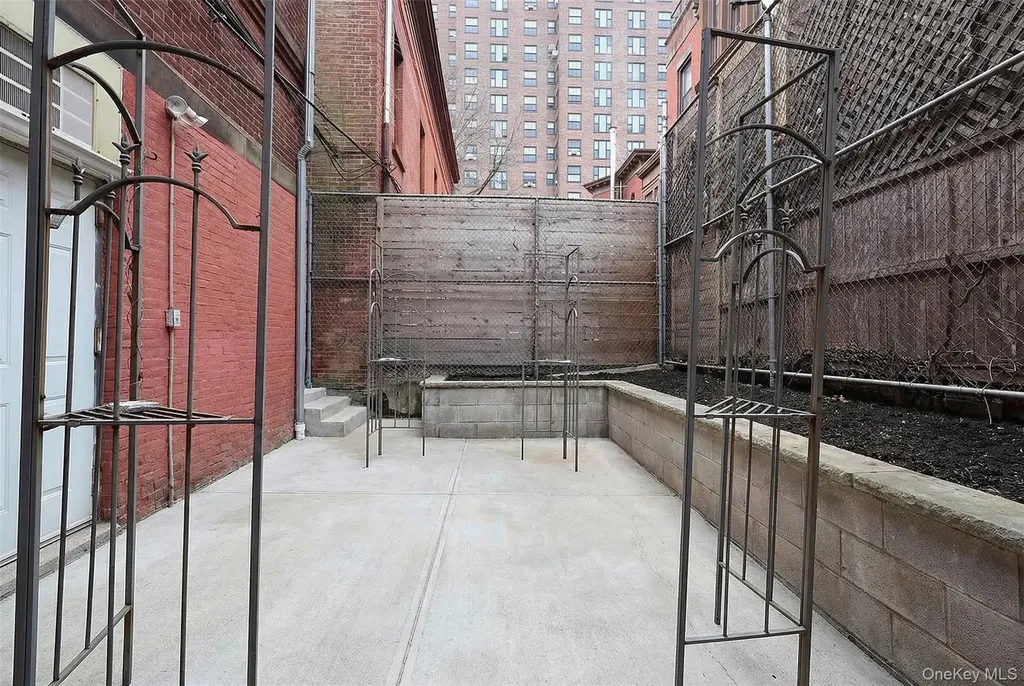 304 Waverly Avenue Brooklyn NY 11205