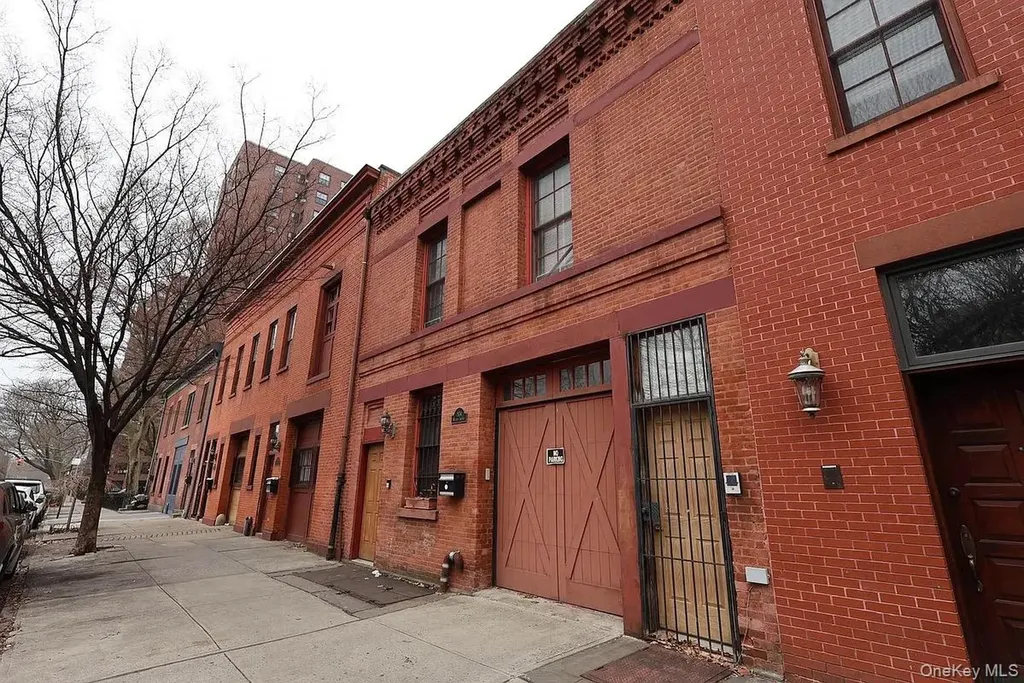 304 Waverly Avenue Brooklyn NY 11205