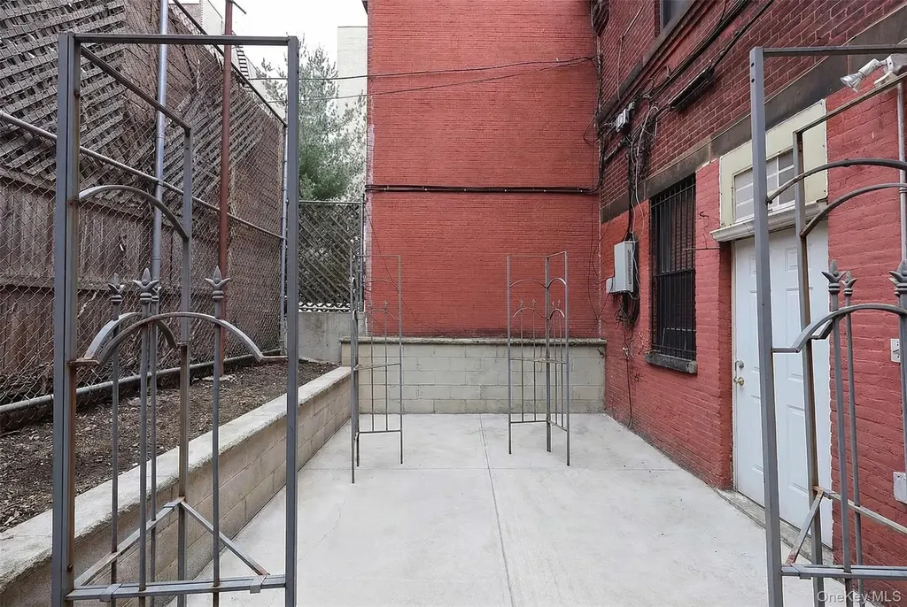 304 Waverly Avenue Brooklyn NY 11205
