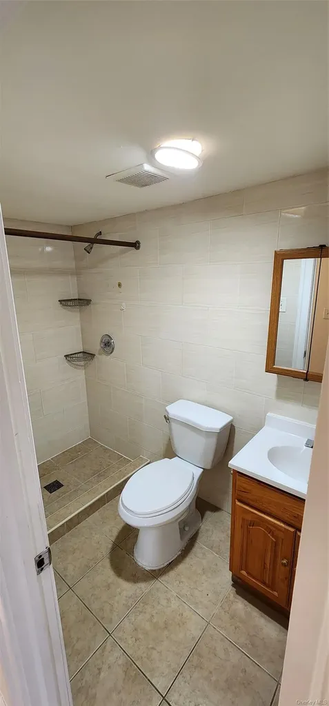88 Hemlock Brooklyn NY 11208