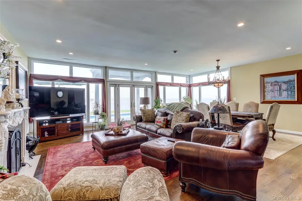 609 E Bay Drive Long Beach NY 11561