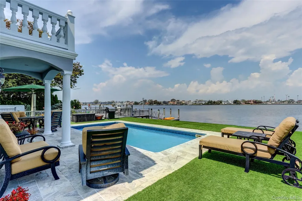 609 E Bay Drive Long Beach NY 11561