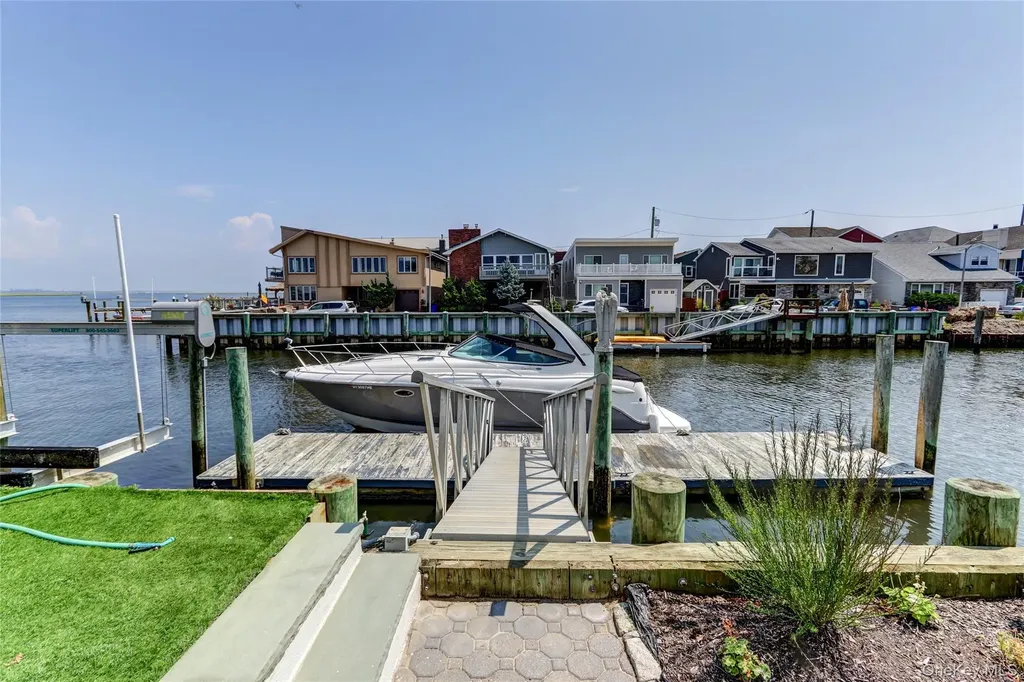 609 E Bay Drive Long Beach NY 11561