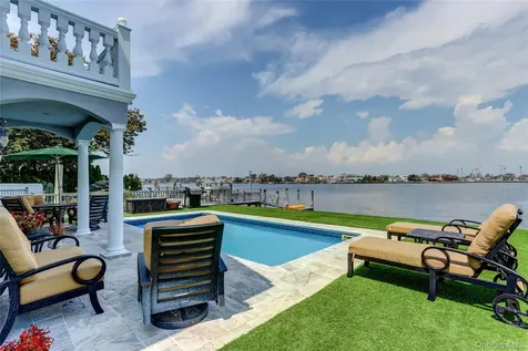609 E Bay Drive Long Beach NY 11561