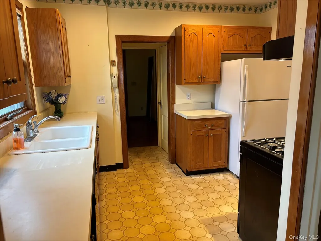 148 E Washington Avenue Pearl River NY 10965