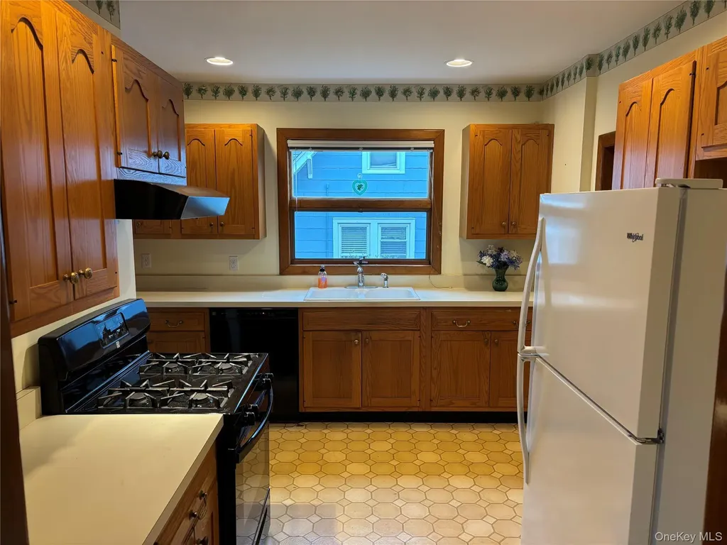 148 E Washington Avenue Pearl River NY 10965