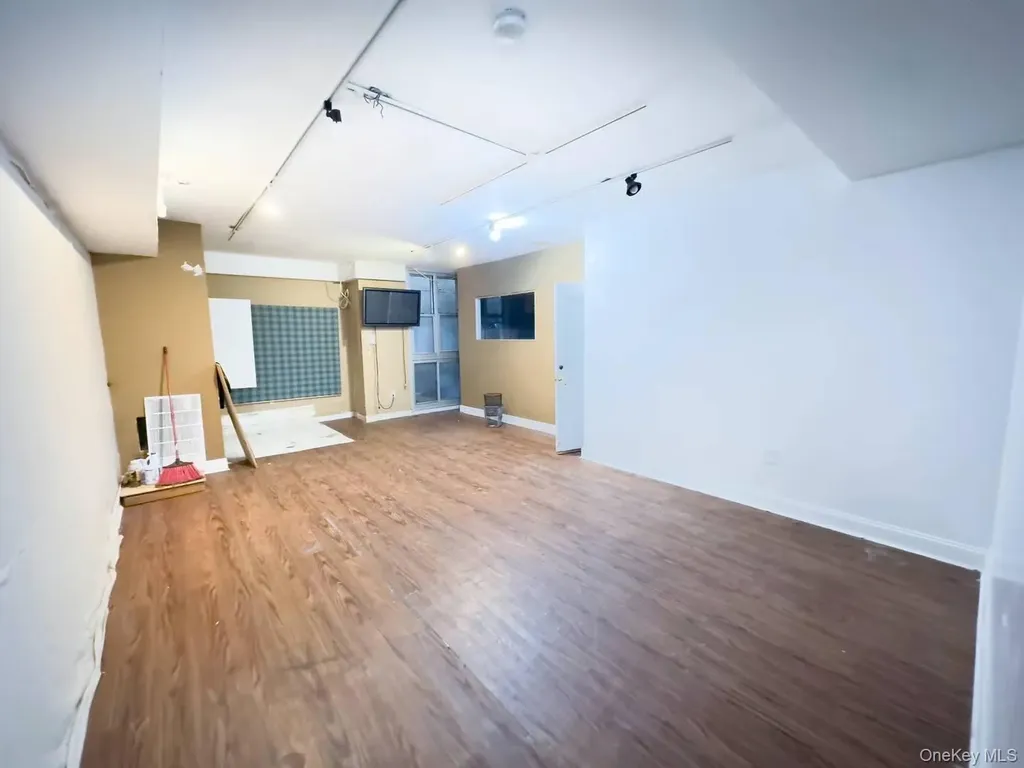 147 Manhattan Avenue Brooklyn NY 11206