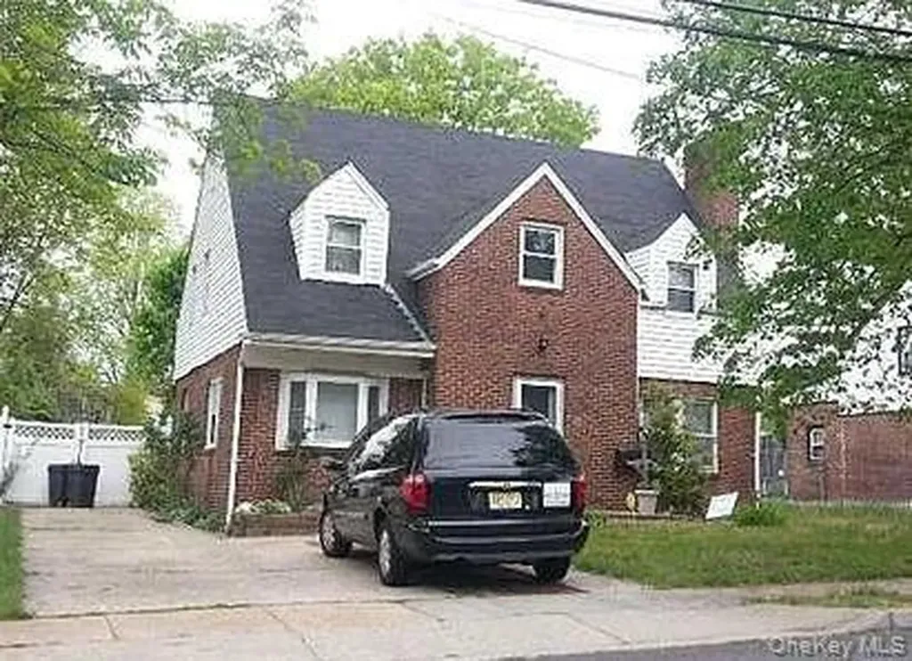 86 W Clinton Avenue Roosevelt NY 11575