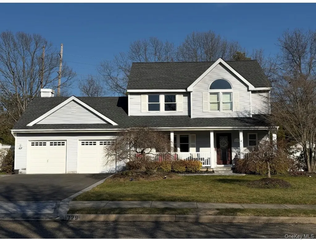129 Bishop Lane Holbrook NY 11741