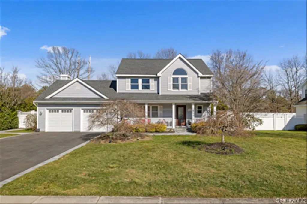 129 Bishop Lane Holbrook NY 11741